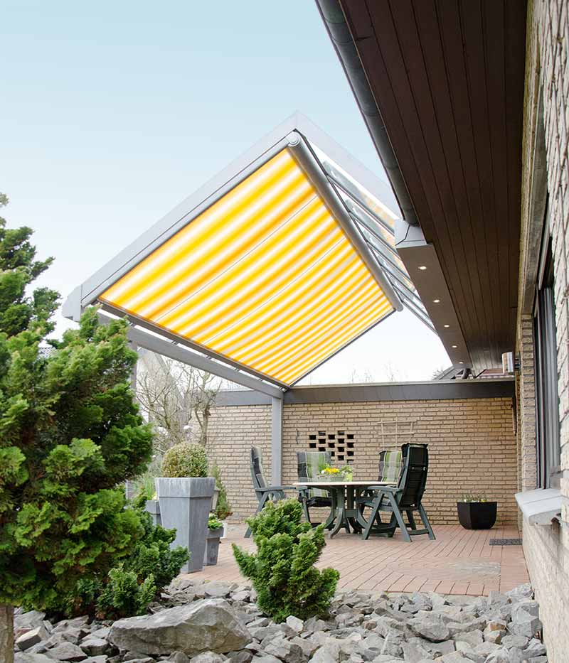Terrassenüberdachung mit Sonnenschutz